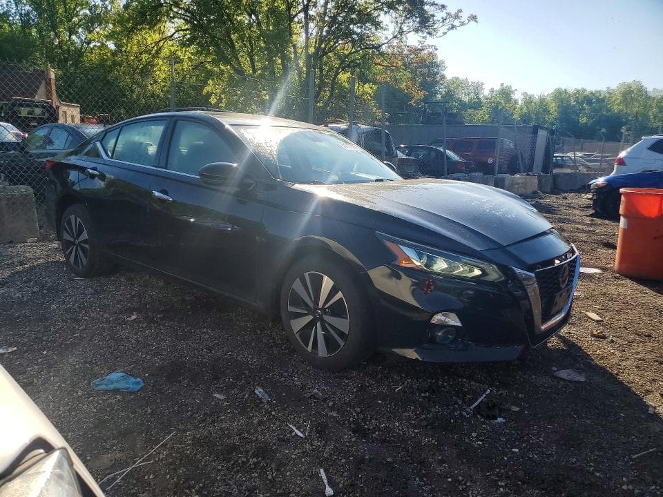2019 NISSAN ALTIMA SV 4