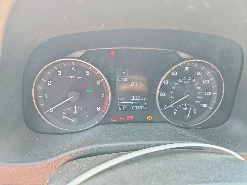 2017 HYUNDAI ELANTRA SE 9