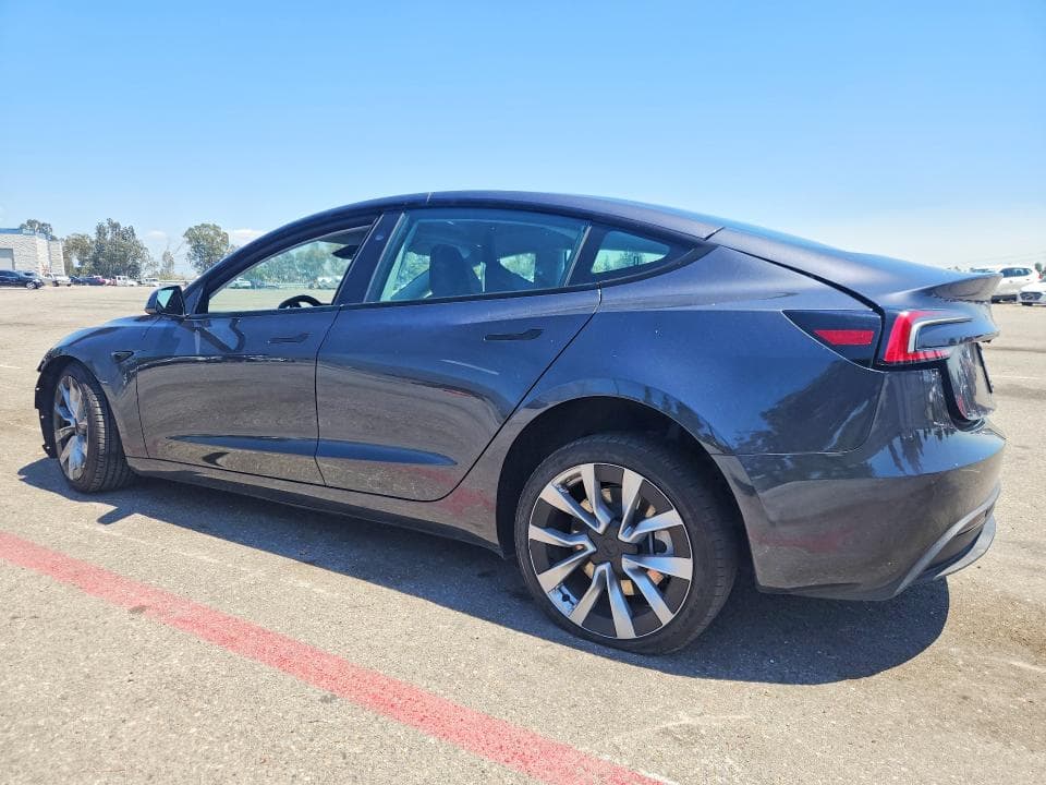2025 TESLA MODEL 3 2