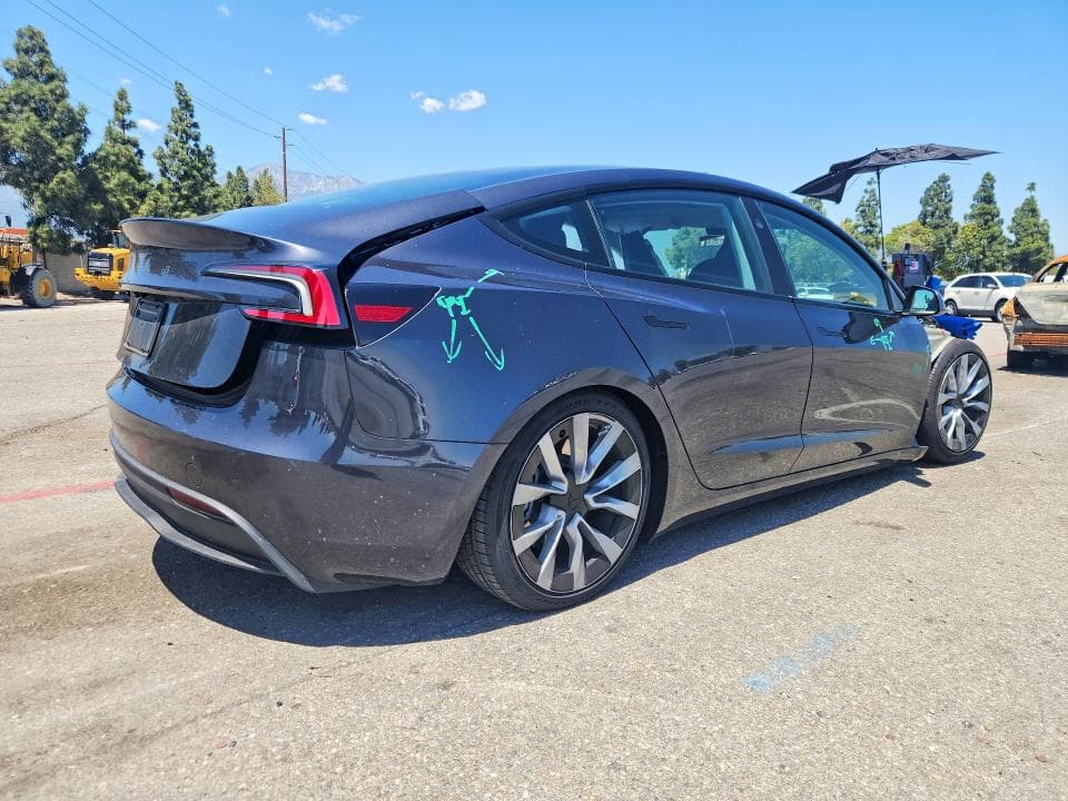 2025 TESLA MODEL 3 3