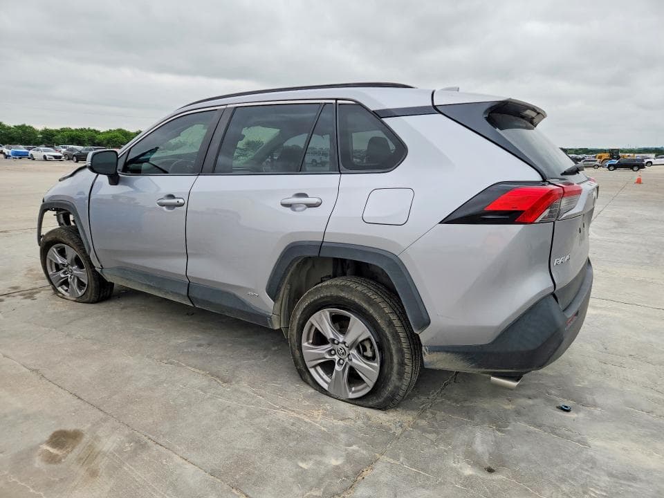 2022 TOYOTA RAV4 XLE XLE 2