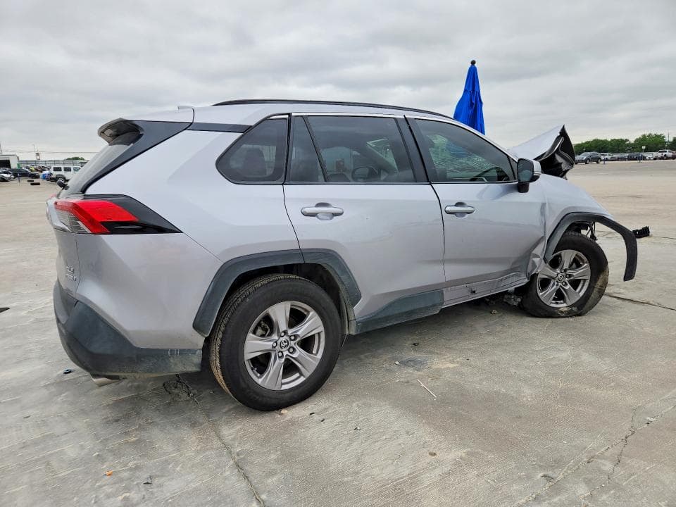 2022 TOYOTA RAV4 XLE XLE 3