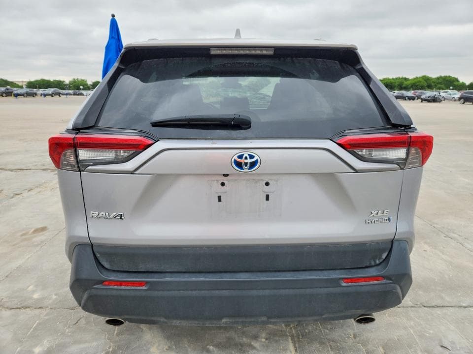 2022 TOYOTA RAV4 XLE XLE 6