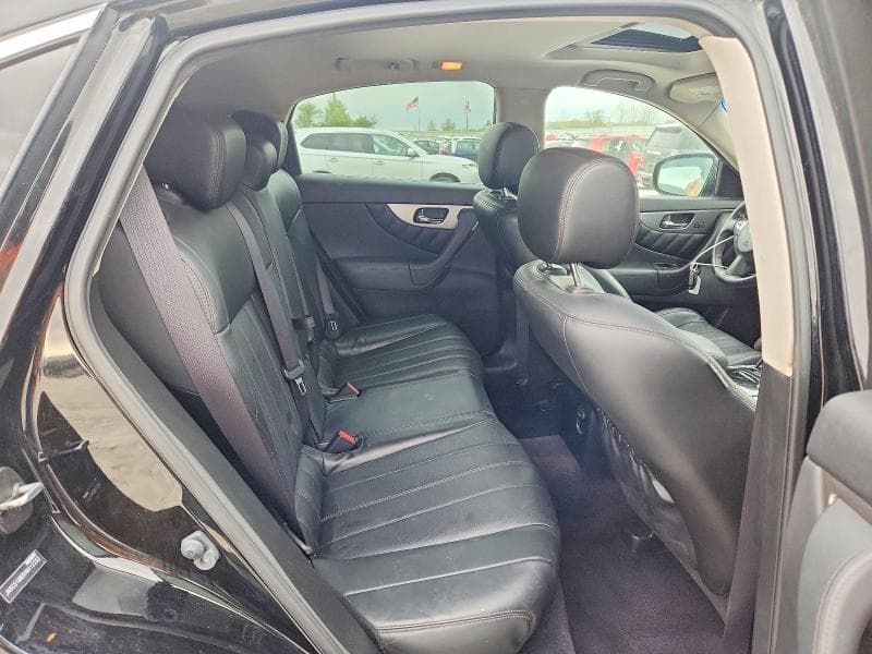 2017 INFINITI QX70 BASE 11