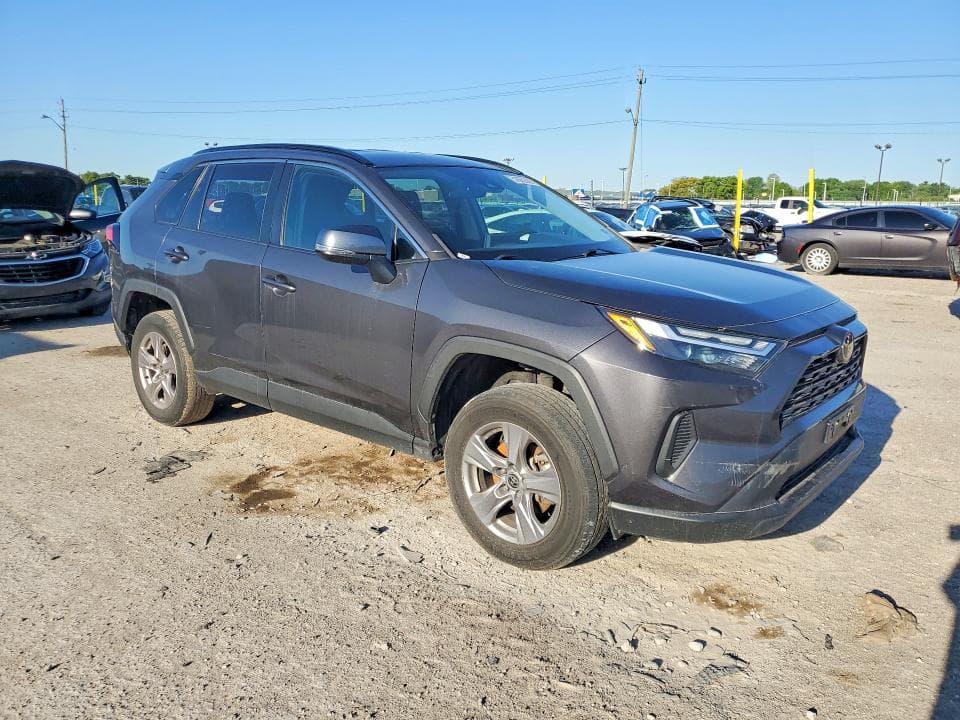 2022 TOYOTA RAV4 XLE 4