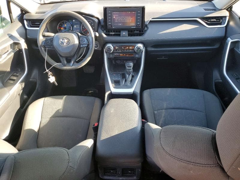2022 TOYOTA RAV4 XLE 8