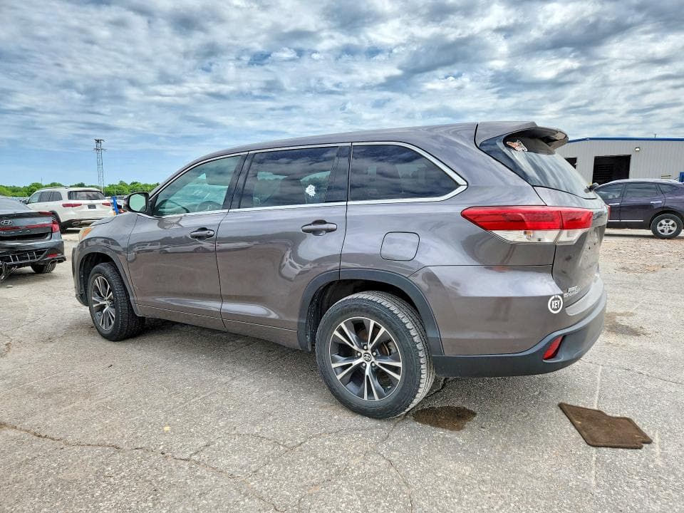 2018 TOYOTA HIGHLANDER LE LE 3