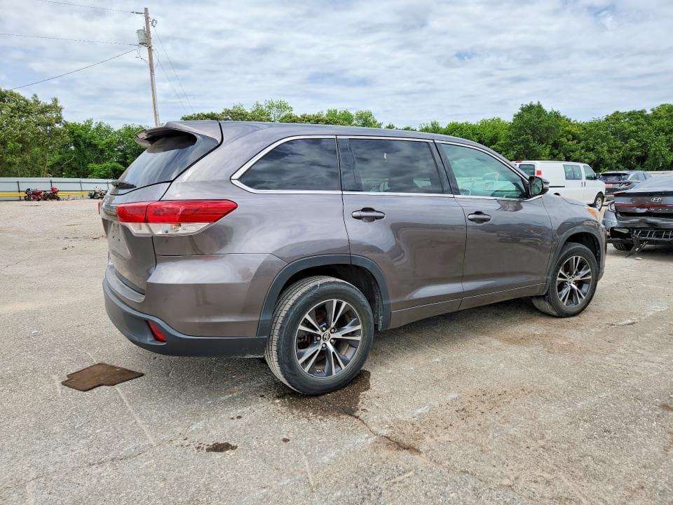 2018 TOYOTA HIGHLANDER LE LE 4