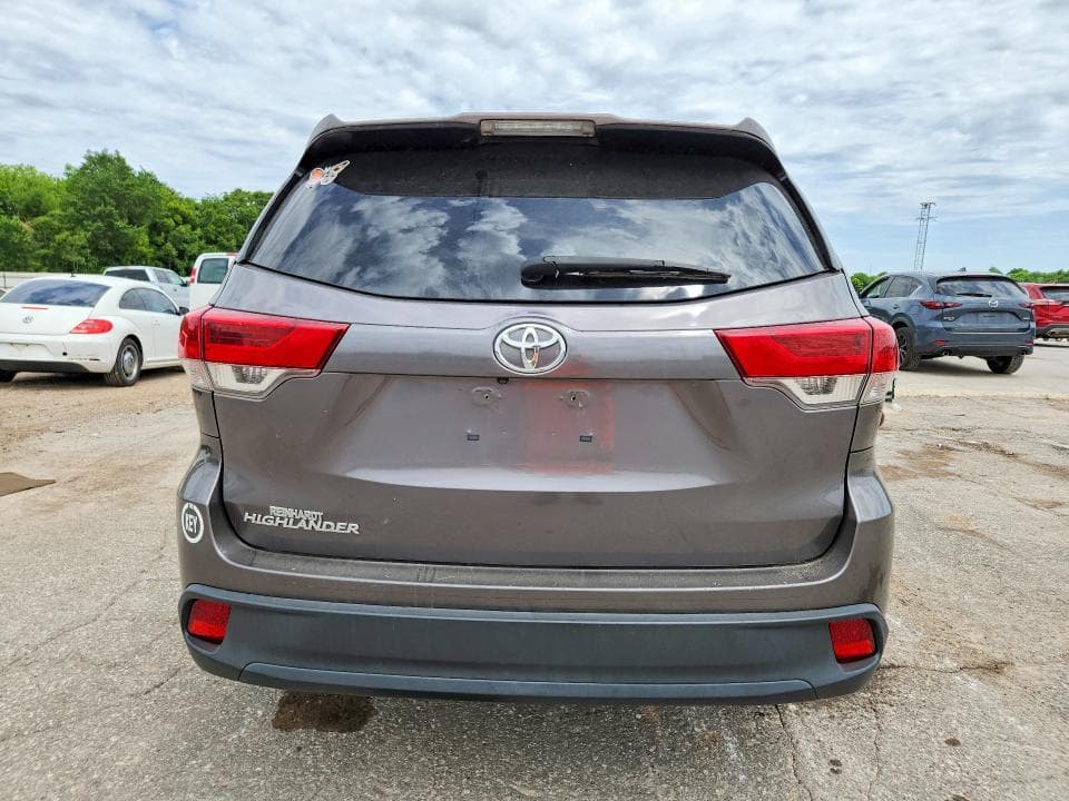 2018 TOYOTA HIGHLANDER LE LE 7