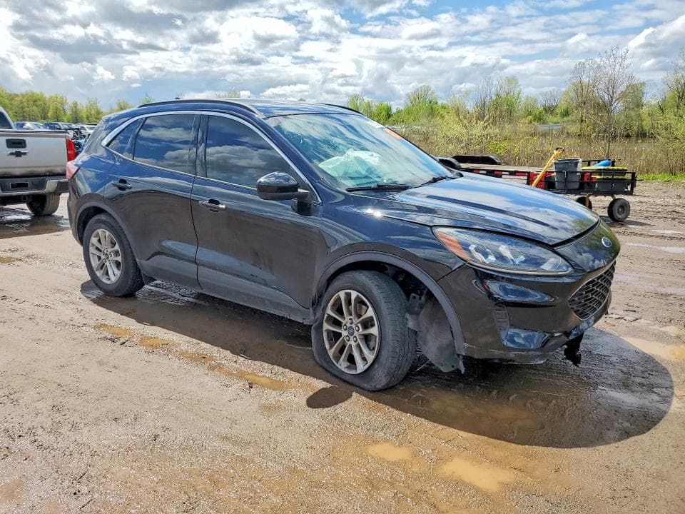 2020 FORD ESCAPE SE 4