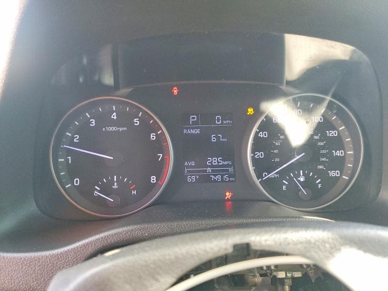 2017 HYUNDAI ELANTRA SE 9