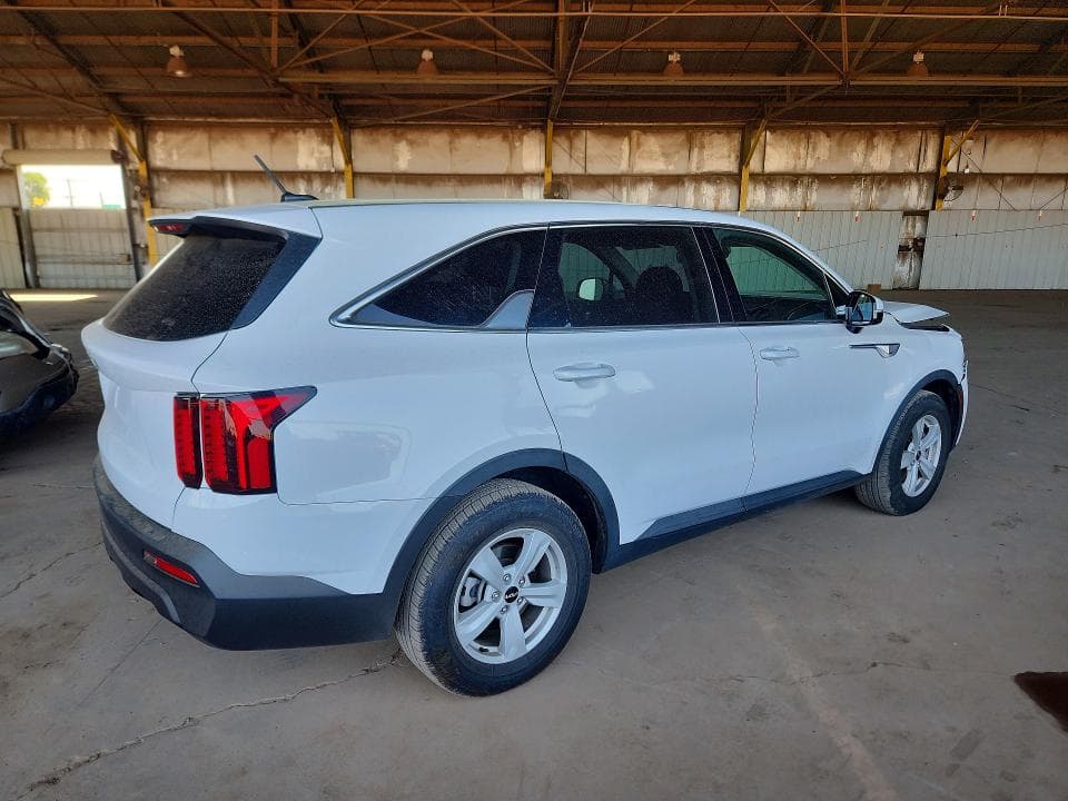 2023 KIA SORENTO LX 3