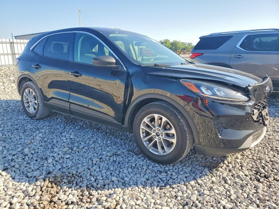 2022 FORD ESCAPE SE 4