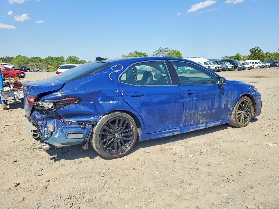 2023 TOYOTA CAMRY XSE 3