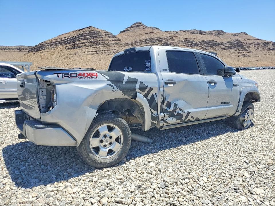 2017 TOYOTA TUNDRA SR5 3