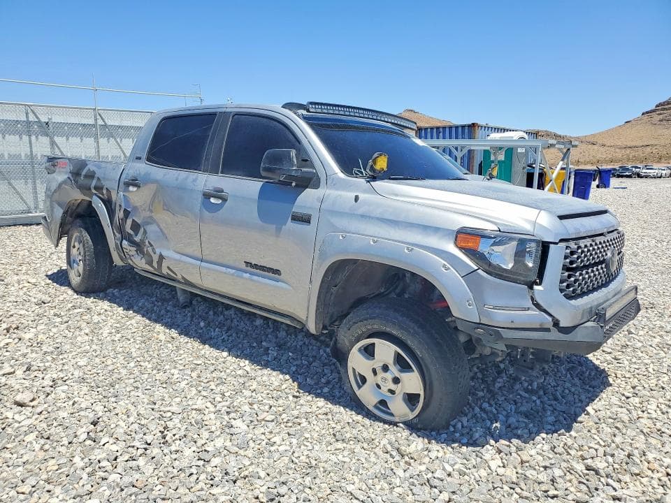 2017 TOYOTA TUNDRA SR5 4