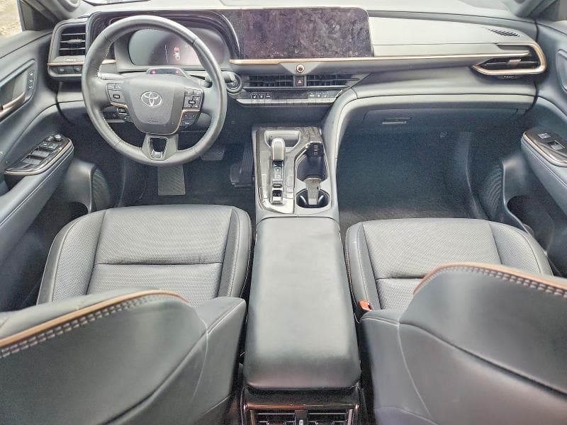 2024 TOYOTA CROWN LIMITED 8
