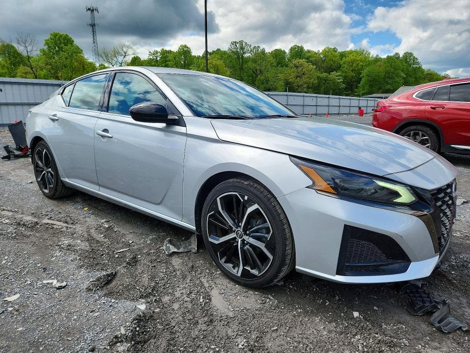 2024 NISSAN ALTIMA SR 4