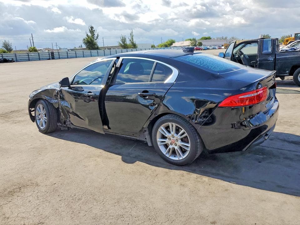 2017 JAGUAR XE PREMIUM 2