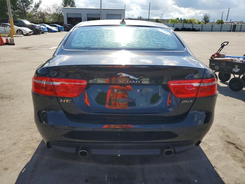 2017 JAGUAR XE PREMIUM 6