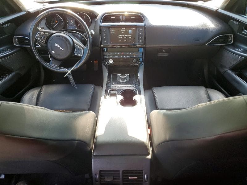 2017 JAGUAR XE PREMIUM 8