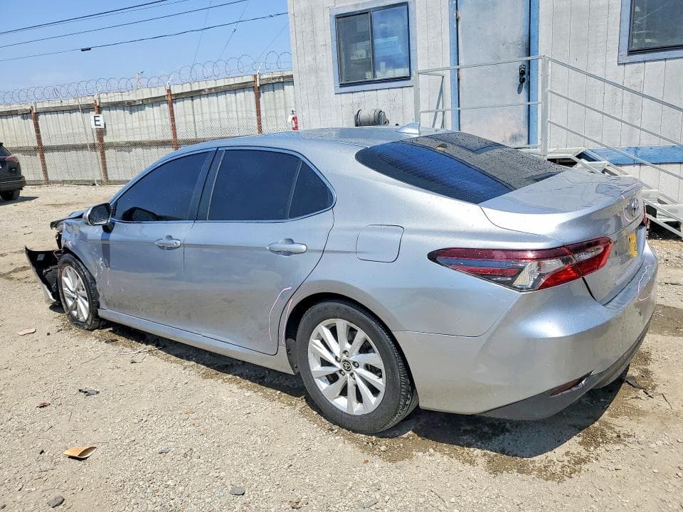 2022 TOYOTA CAMRY LE 2
