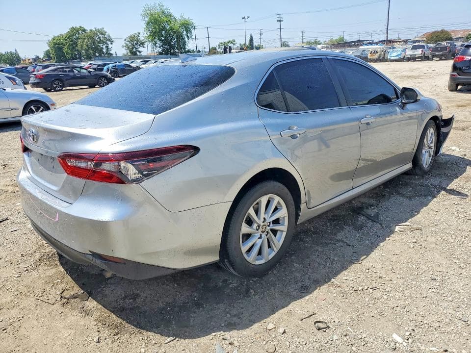 2022 TOYOTA CAMRY LE 3