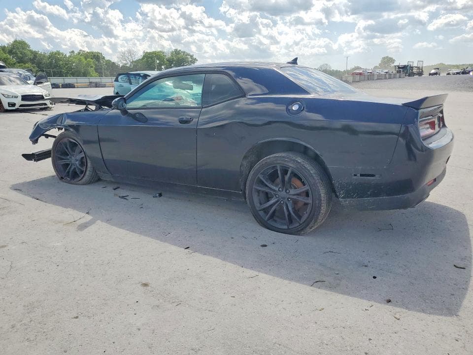 2018 DODGE CHALLENGER SXT 2