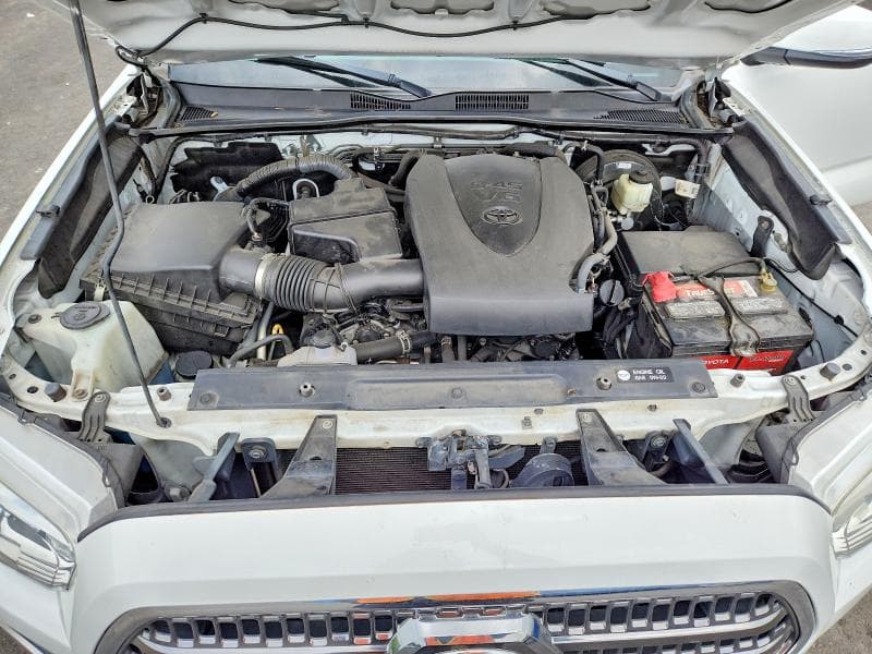 2016 TOYOTA TACOMA SR5 V6 11