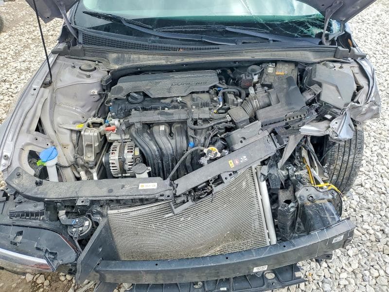 2024 HYUNDAI ELANTRA SE 11