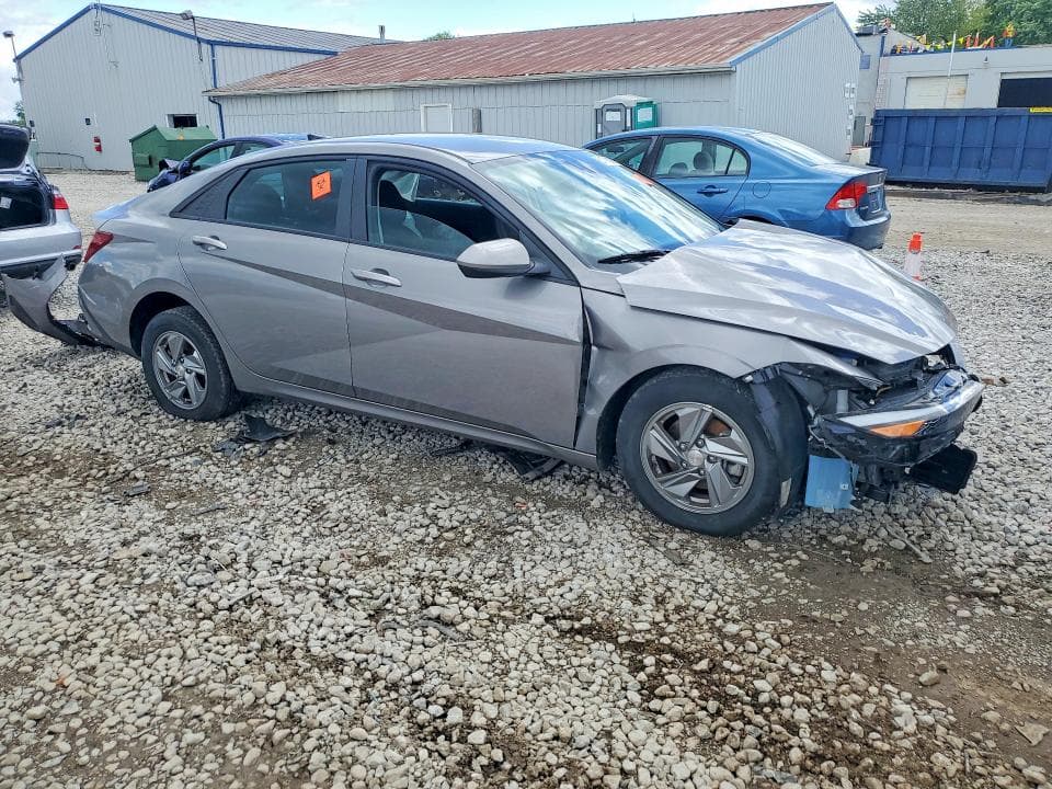 2024 HYUNDAI ELANTRA SE 4