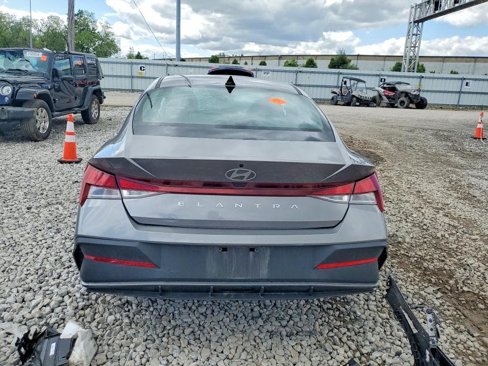 2024 HYUNDAI ELANTRA SE 6