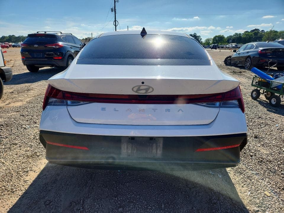 2024 HYUNDAI ELANTRA SEL SEL 6