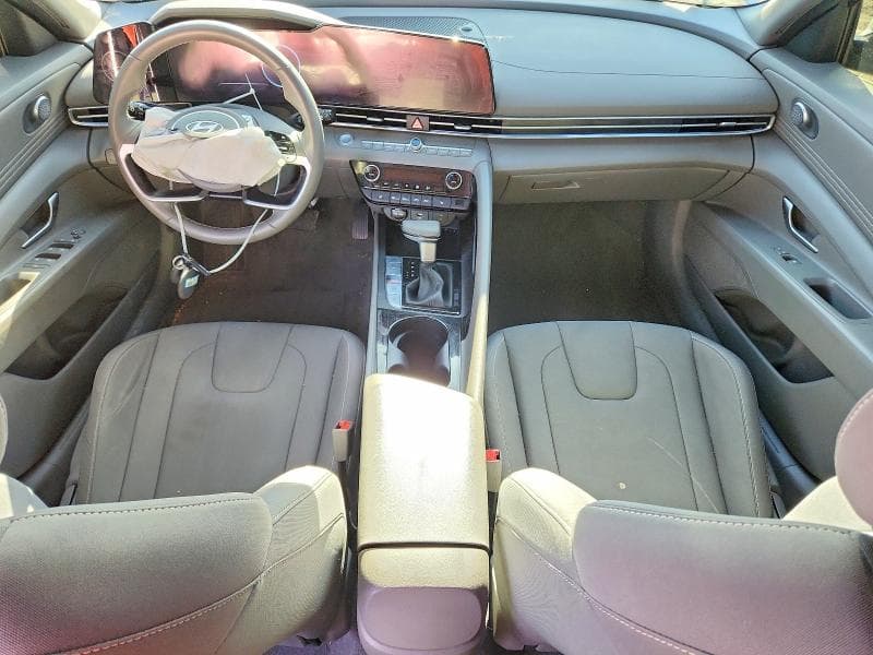 2024 HYUNDAI ELANTRA SEL SEL 8
