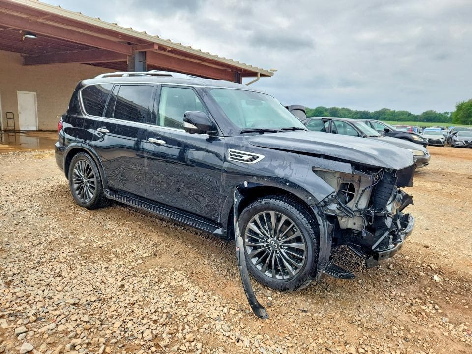 2023 INFINITI QX80 LUXE 4