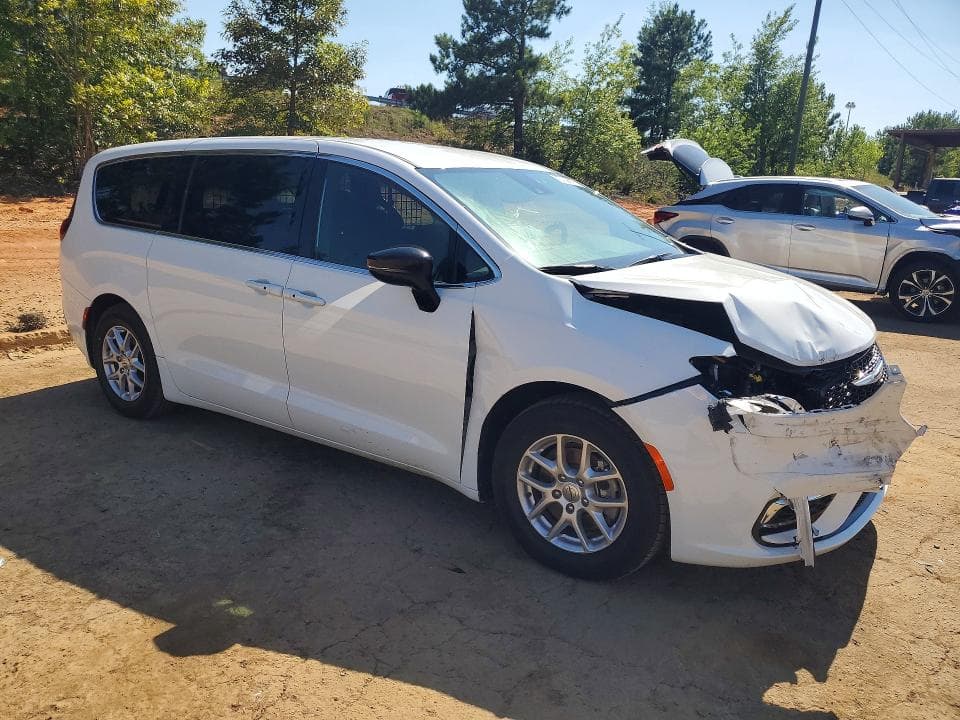 2024 CHRYSLER PACIFICA TOURING 4