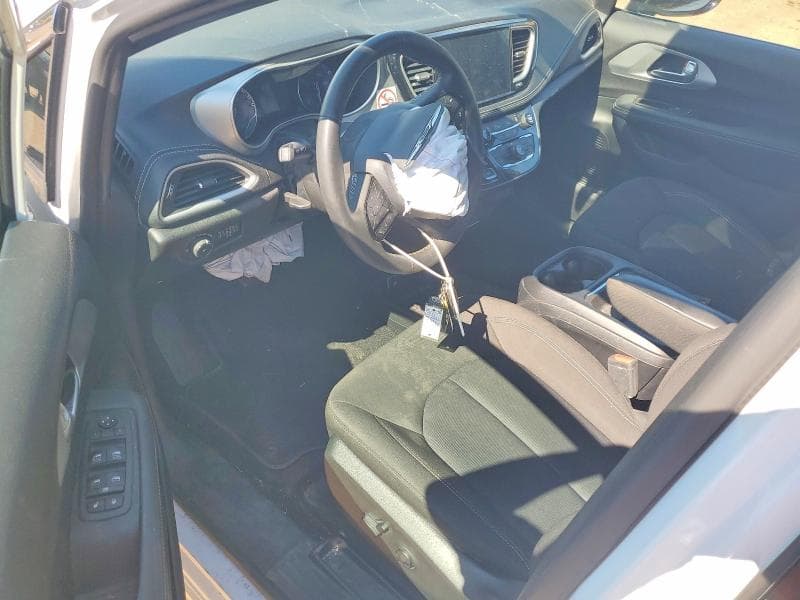 2024 CHRYSLER PACIFICA TOURING 8