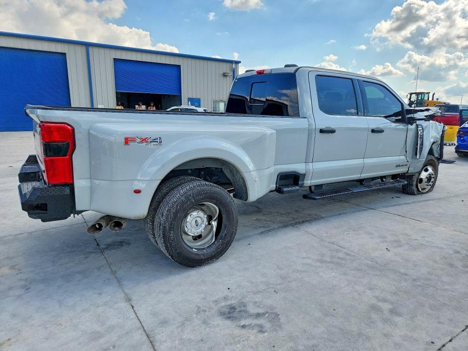 2025 FORD F350 SUPER DUTY 3