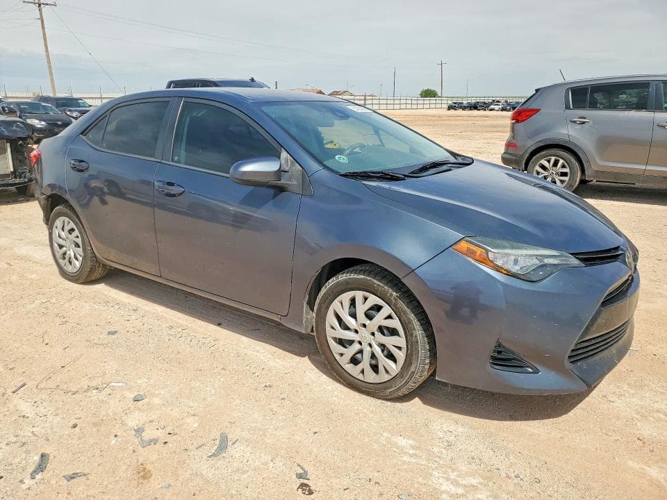 2017 TOYOTA COROLLA LE 4