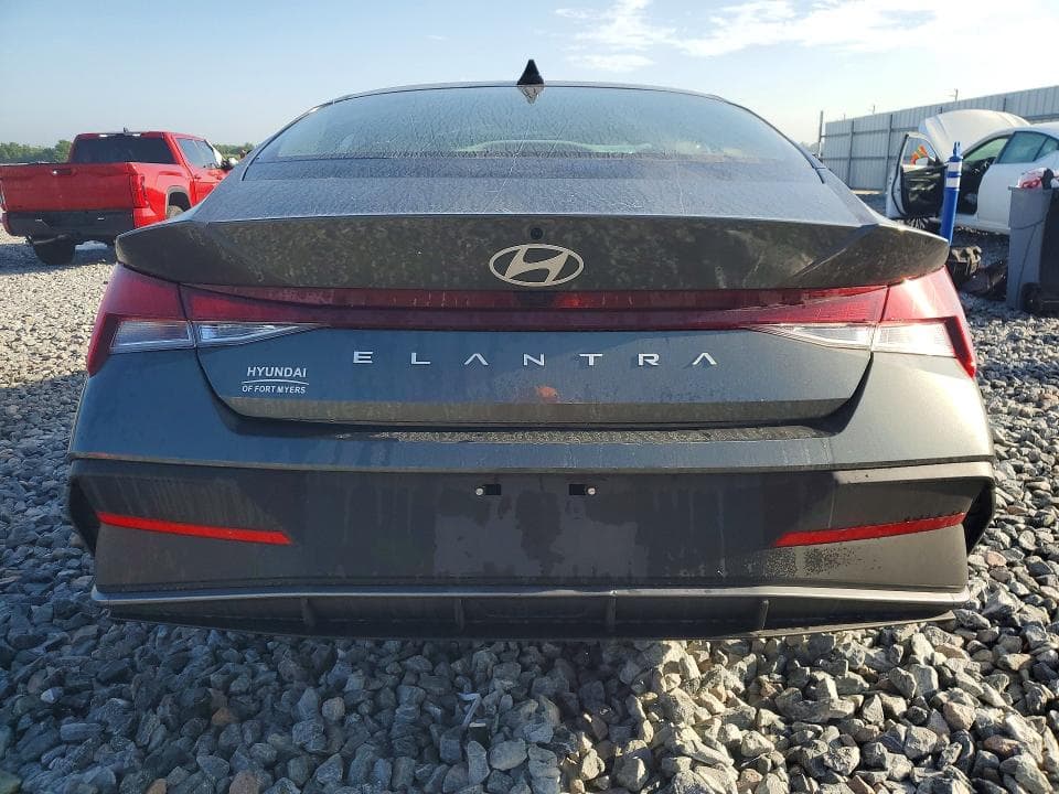 2024 HYUNDAI ELANTRA SEL 6