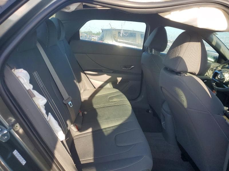 2024 HYUNDAI ELANTRA SEL 10