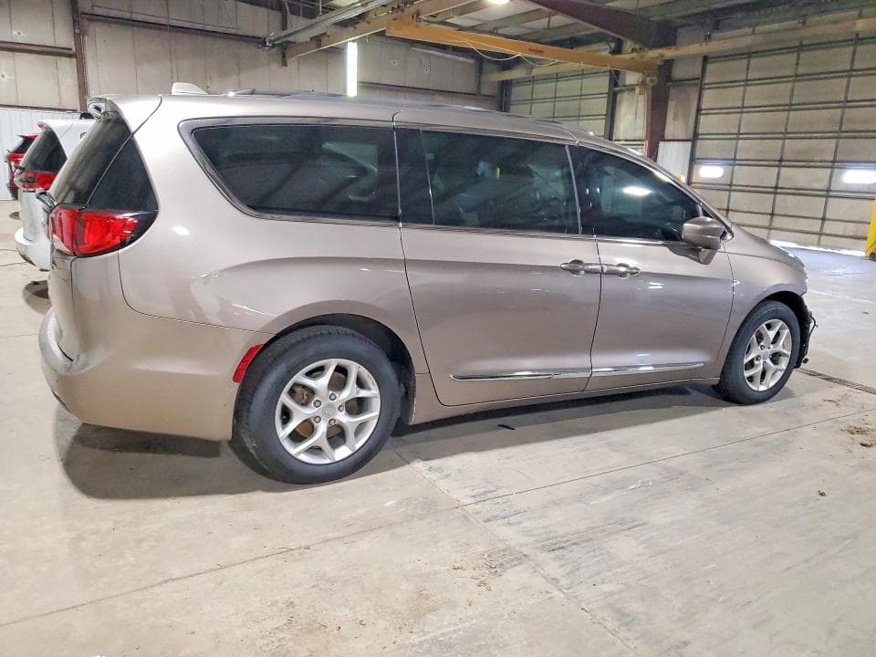 2017 CHRYSLER PACIFICA TOURING L PLUS 3