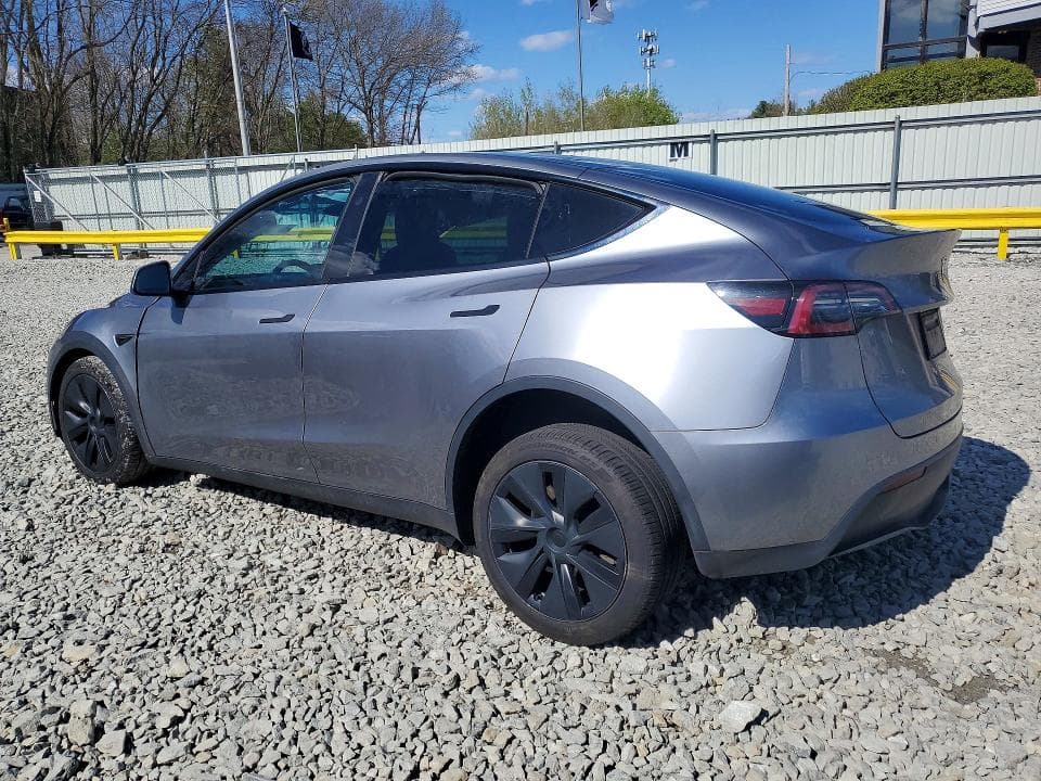 2025 TESLA MODEL Y 2