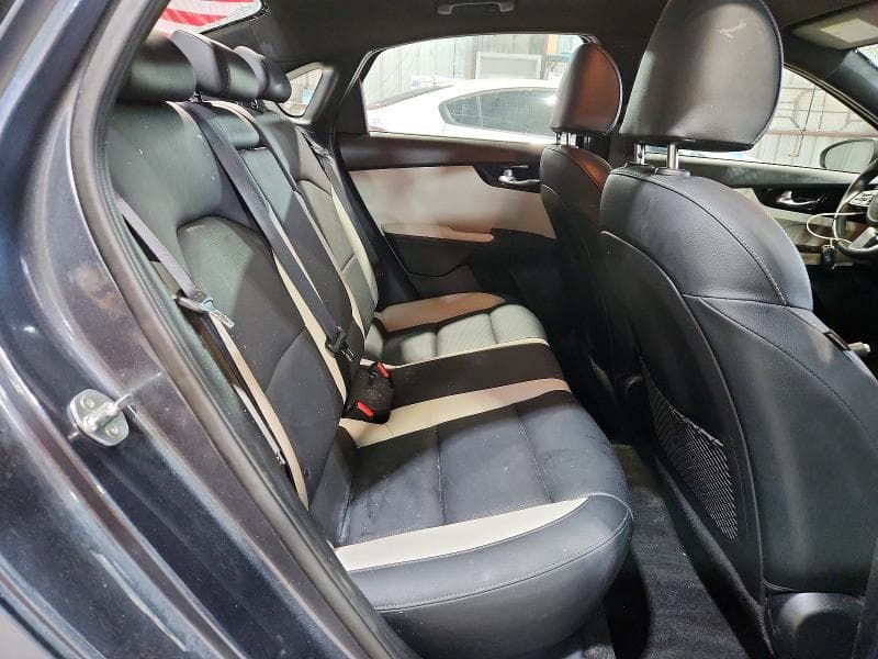 2020 KIA FORTE EX 10