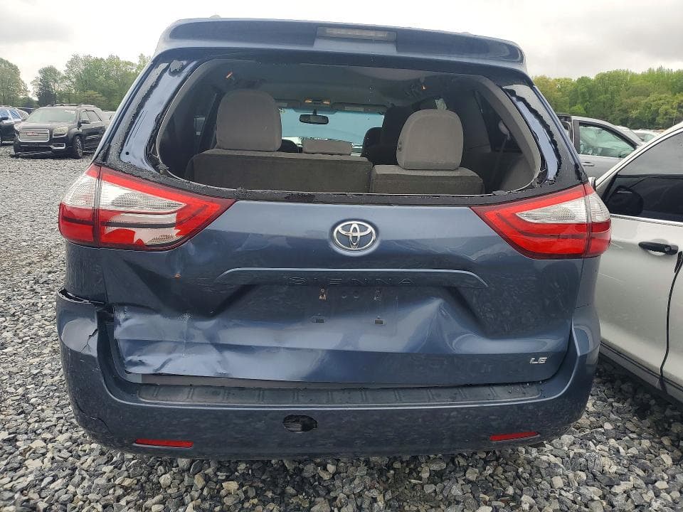 2017 TOYOTA SIENNA LE 6