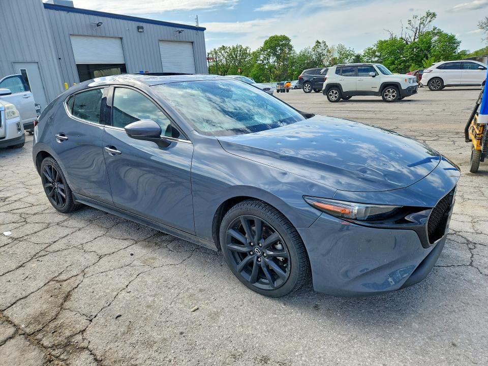 2019 MAZDA 3 PREMIUM 4