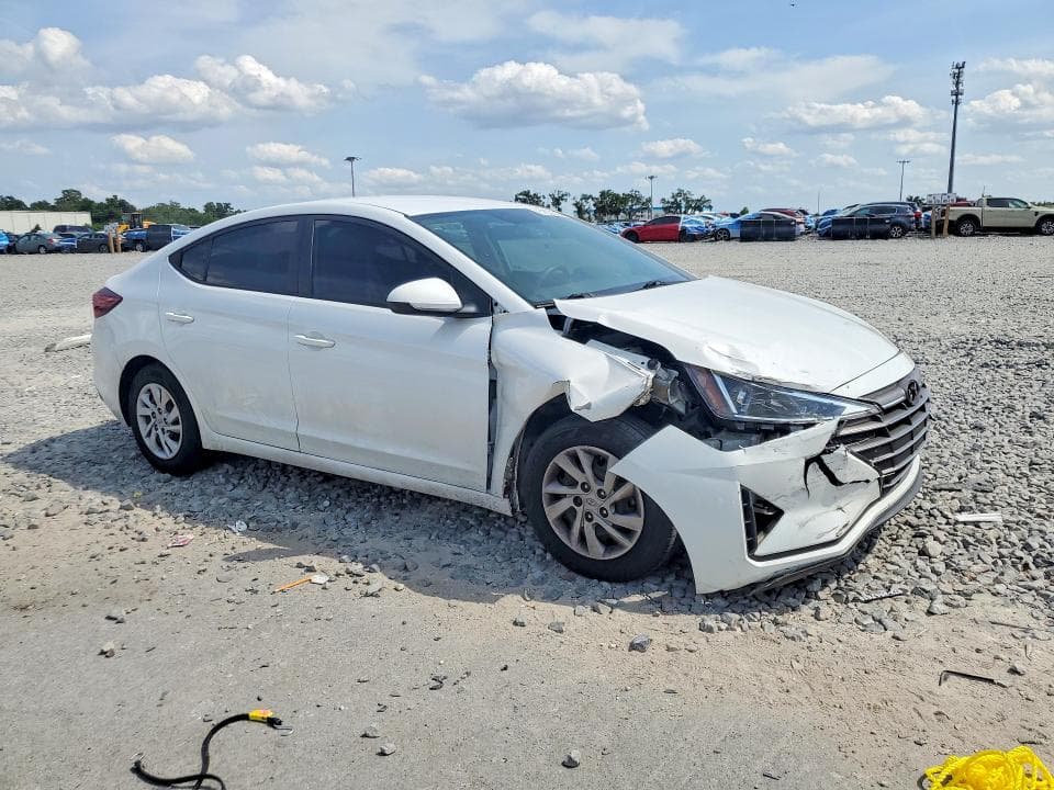 2019 HYUNDAI ELANTRA SE 4