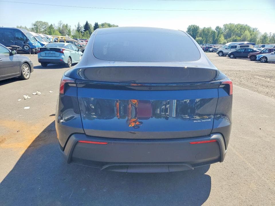 2026 TESLA MODEL Y 6