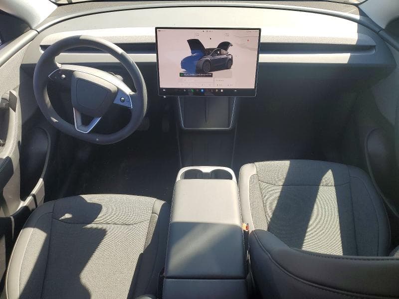 2026 TESLA MODEL Y 8