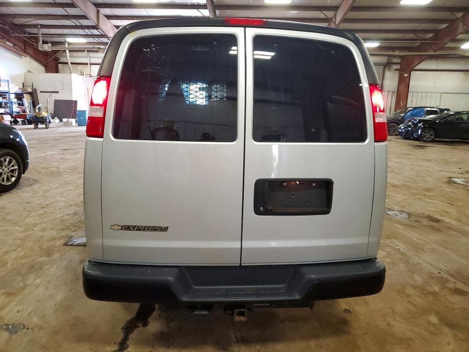 2021 CHEVROLET EXPRESS G3500 LS 6.6L V-8 PASSENGER LS 6